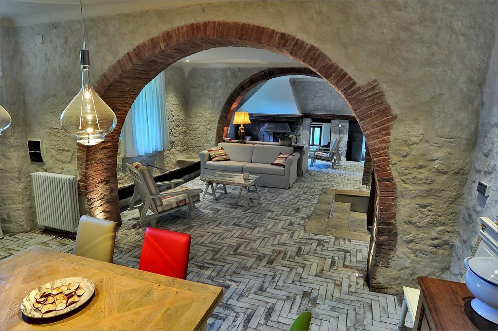קולה ואל ד'אלזה Agriturismo La Pieve מראה חיצוני תמונה